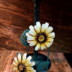 Sunflower Metal paper towel holder.